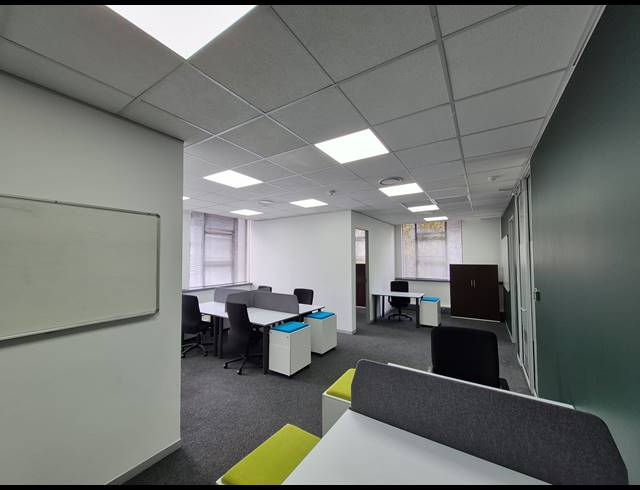 109M² OFFICE TO LET IN SANDTON CENTRAL